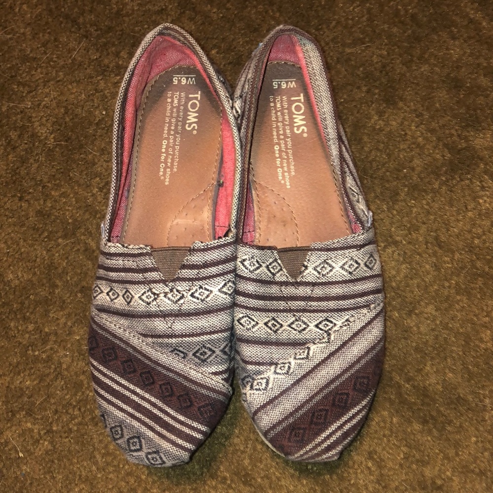 Toms striped pattern size 6.5